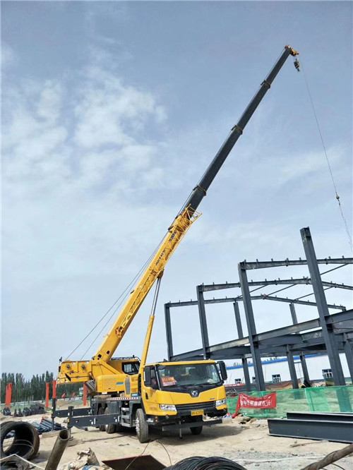 广昌县超高层建筑钢结构吊装案例